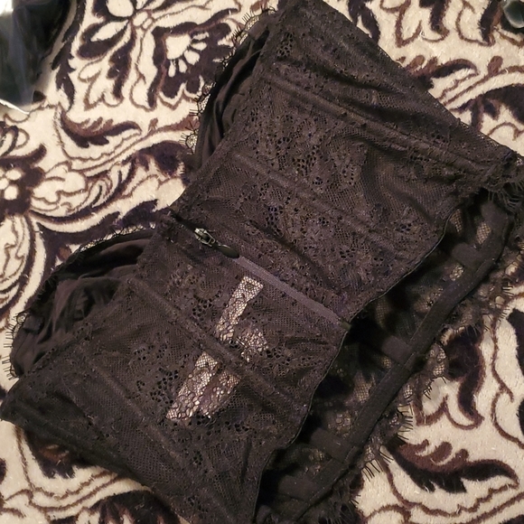 VS Lace Corset Bra Top - Picture 2 of 6